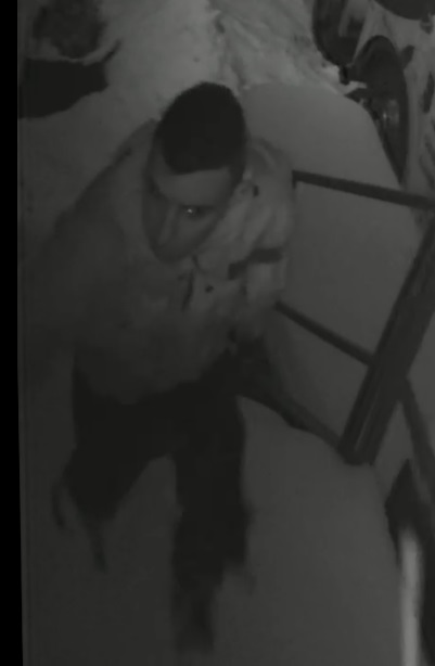 4 neznámý muž - postava bez čepice.jpg