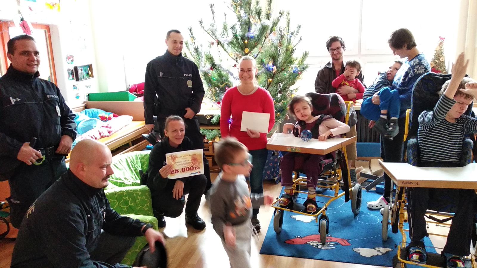 4 předání daru (4).jpg