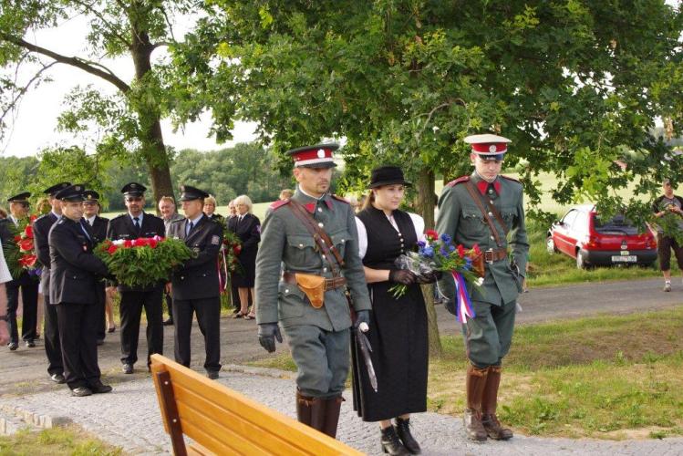 4. pokládání kytic a věnců