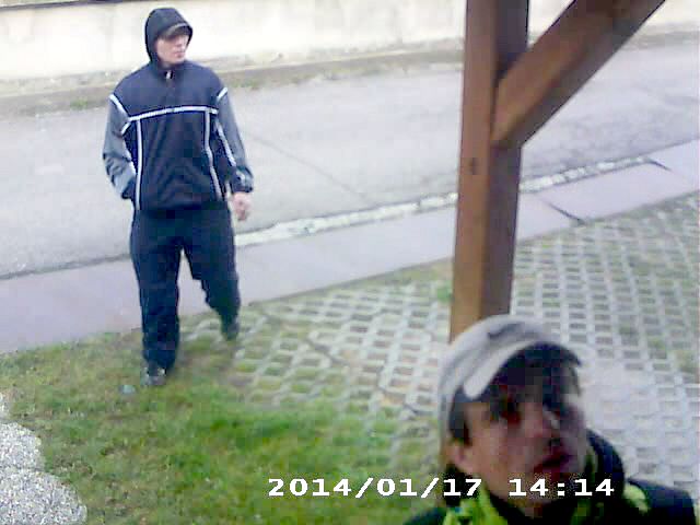 5 muzi na zaberu kamery v Sumicich