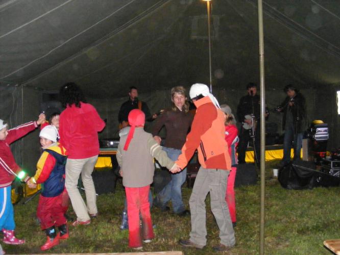 58.Taneček na hudbu Patroly.jpg