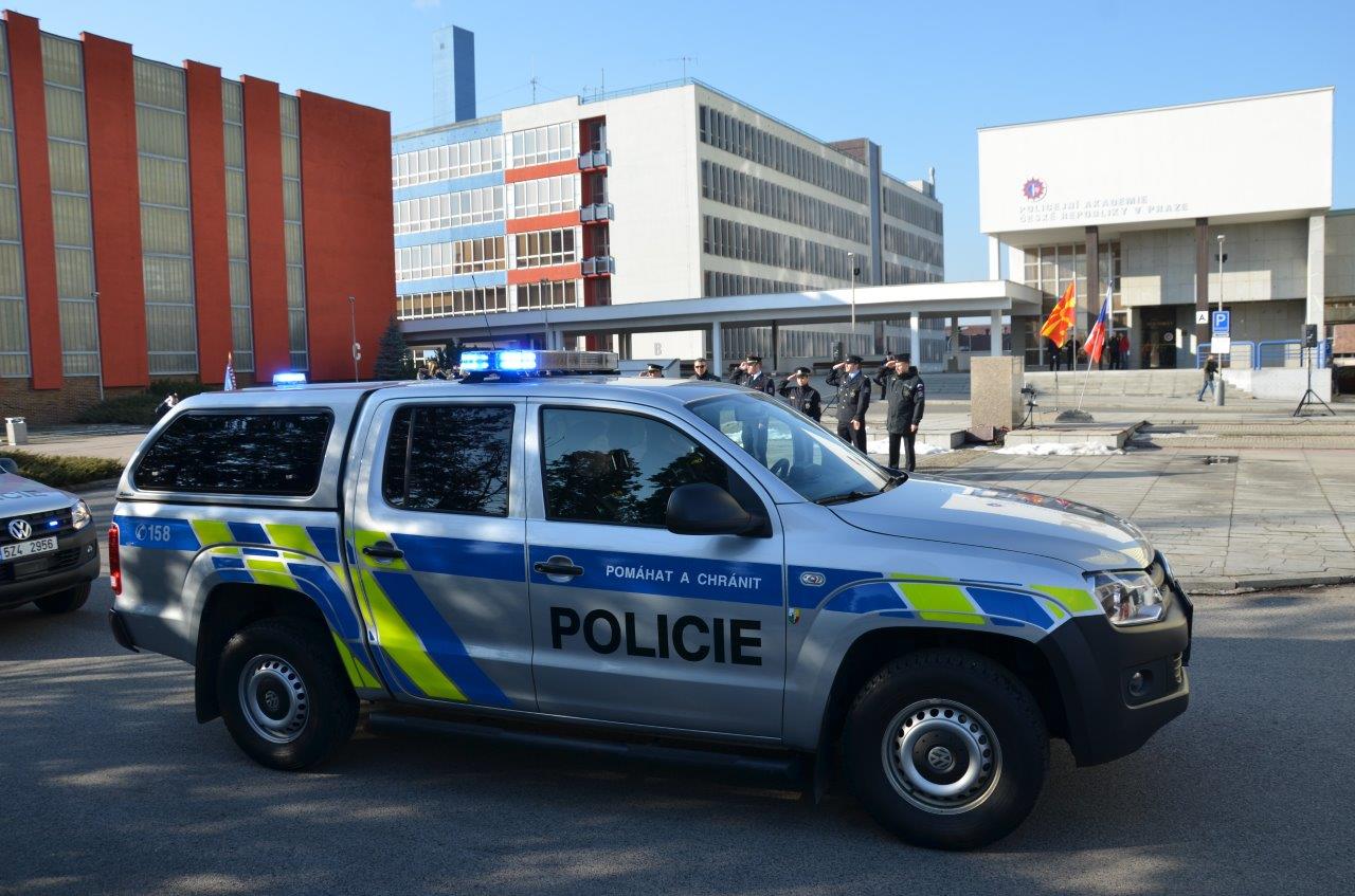 6 Odjezd policistů do Makedonie