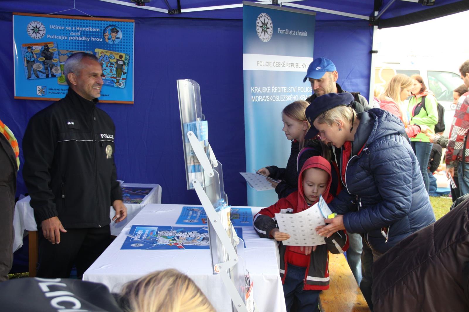 6 Stánek OTP Ms kraje 2.JPG