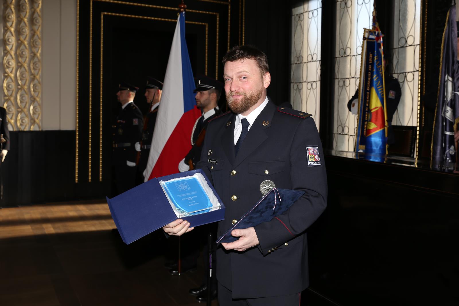 6 vítěz kategorie policista roku.jpg