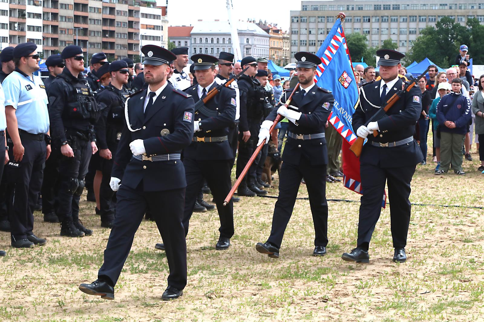 8 XII. den s policií (8).JPG