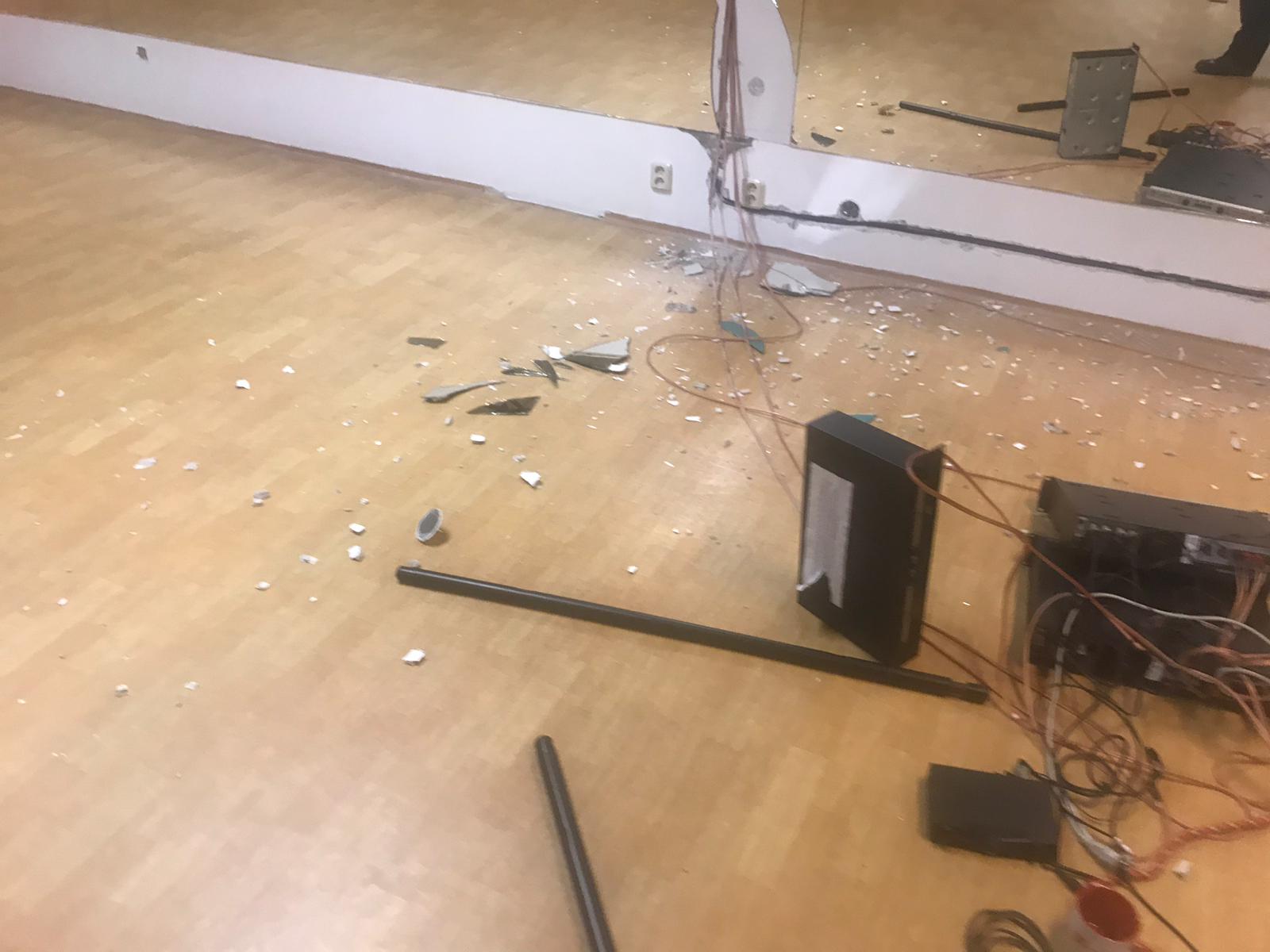 8 vykradení fitness centra (8).jpg