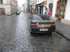 8.11. nehoda Peugeot1