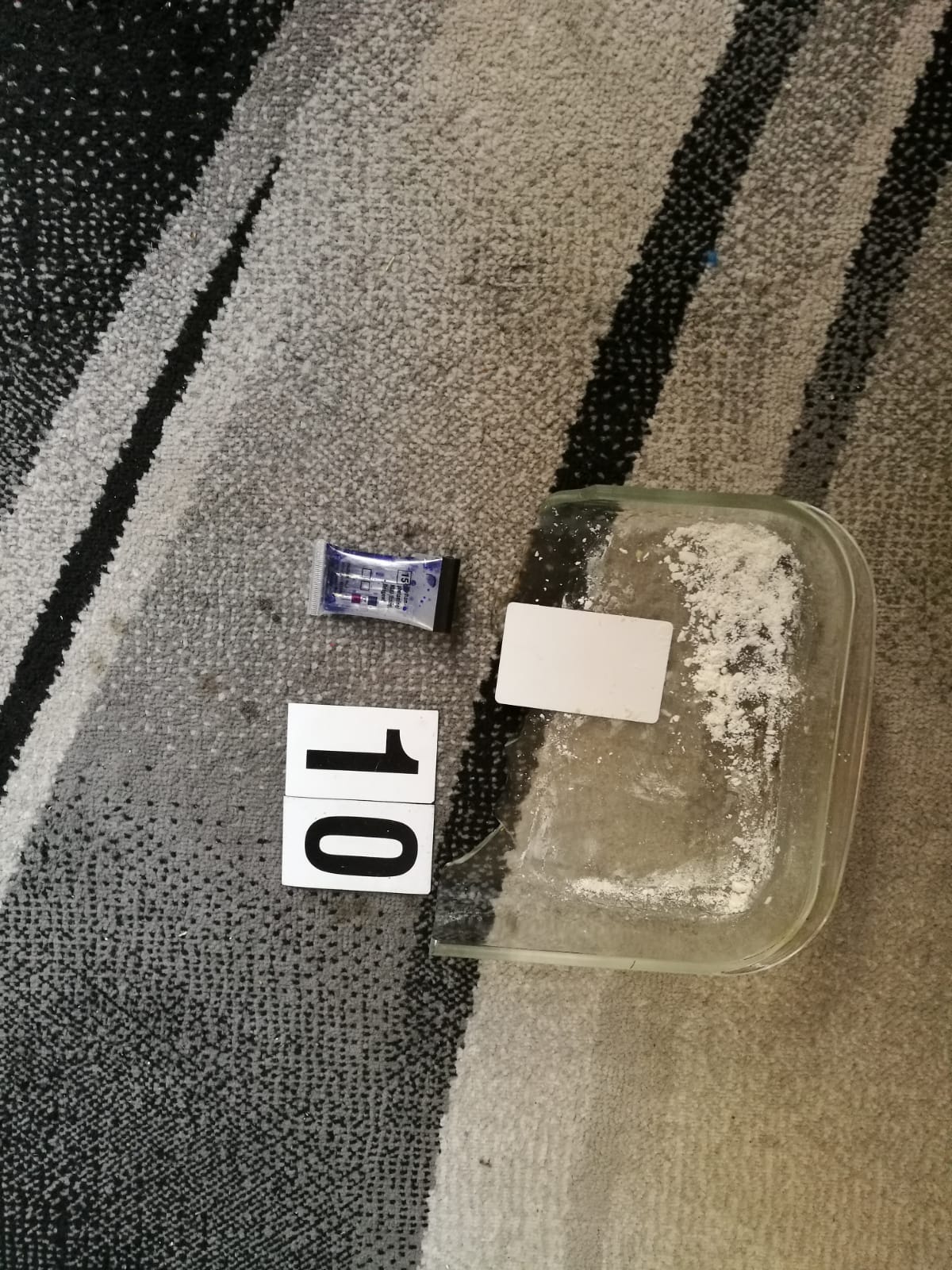 9 kompopnenty k výrobě drog (9).jpg