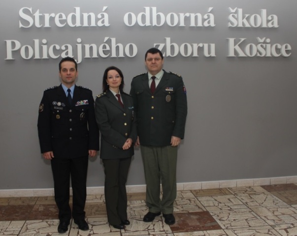 AKT