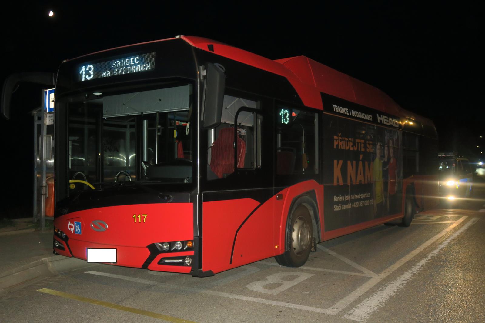 Autobus linky 13 číslo 117.jpg