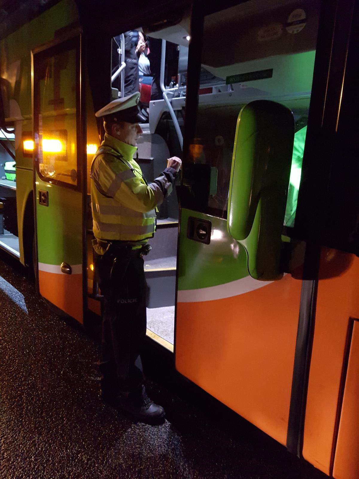BUS (4)