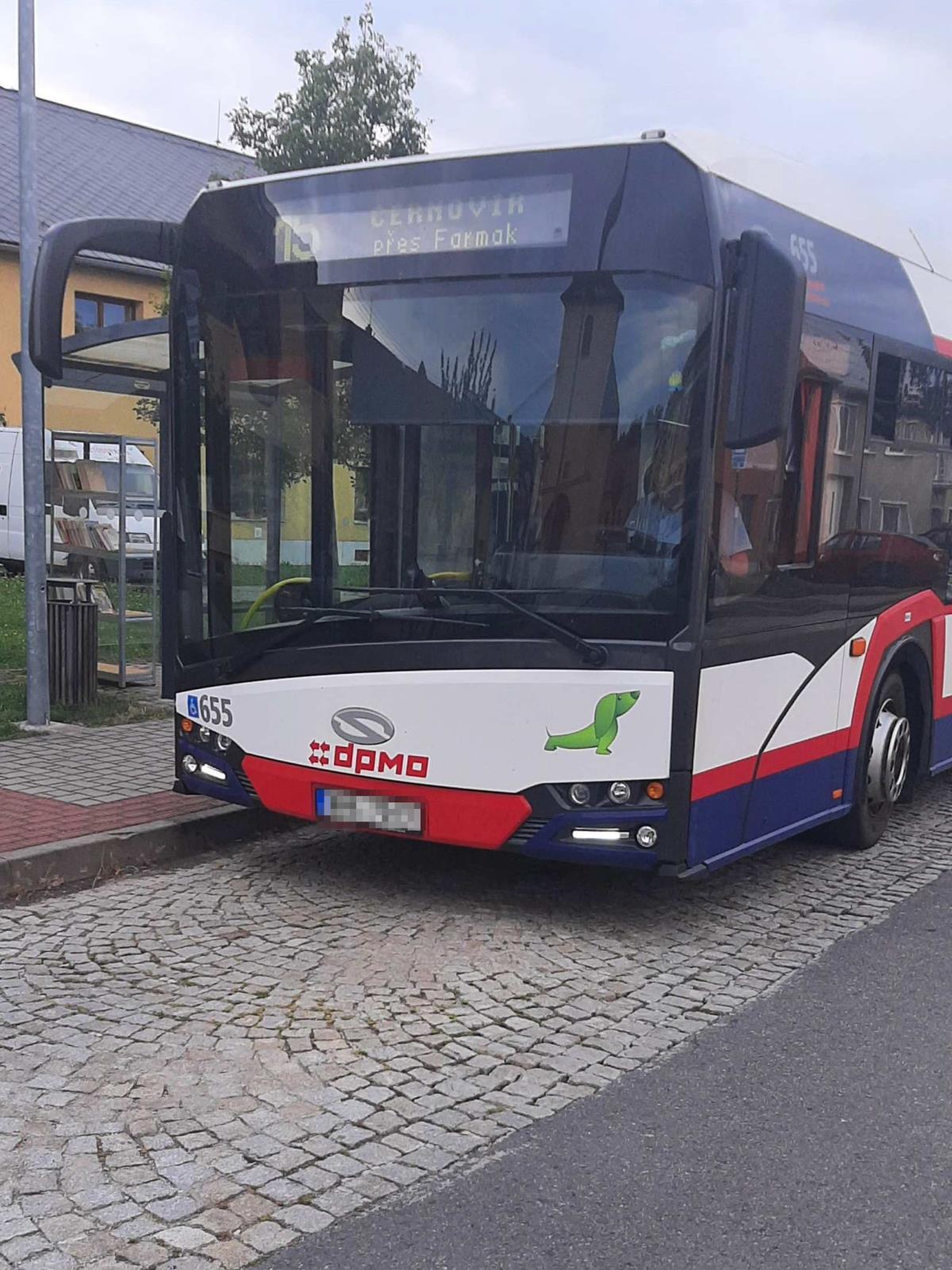 BUS 1.jpg