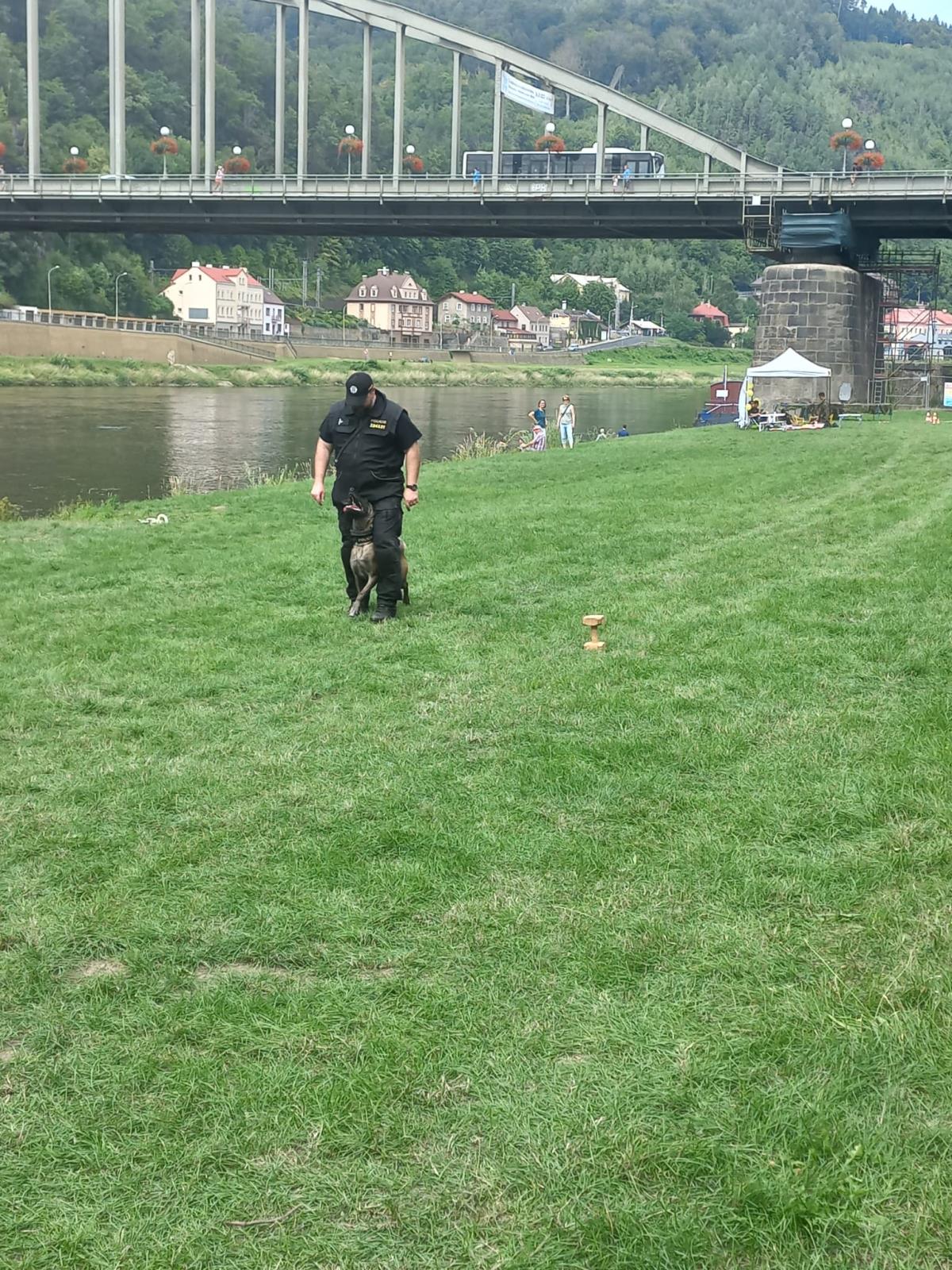 Běh na podporu vojenského fondu solidarity a nadace hasičů a policistů