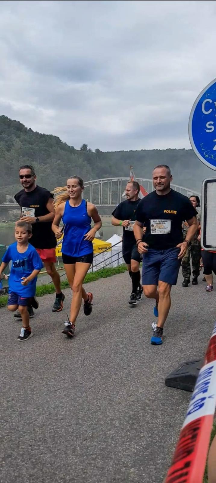 Běh na podporu vojenského fondu solidarity a nadace hasičů a policistů