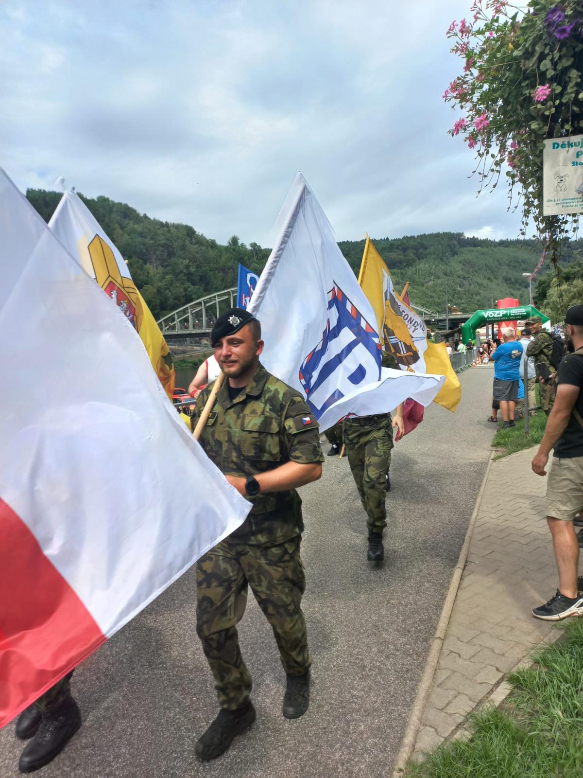 Běh na podporu vojenského fondu solidarity a nadace hasičů a policistů