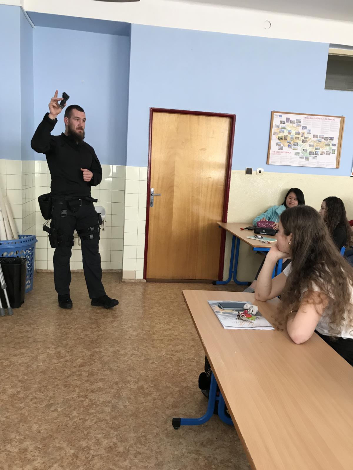 Bezpečí ženám a dívkám