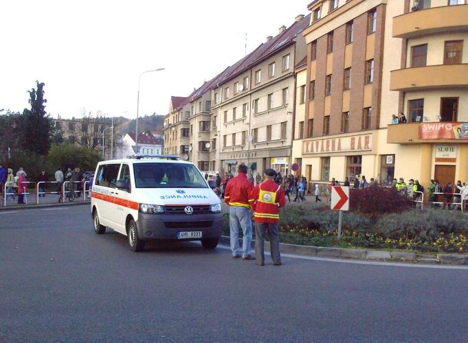 Blokáda silnice 1/33 u Slavie v Náchodě 26.10.2010