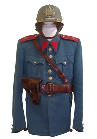 Blůza vrchního strážmistra četnictva z roku 1937 s opaskem a pouzdrem na pistoli