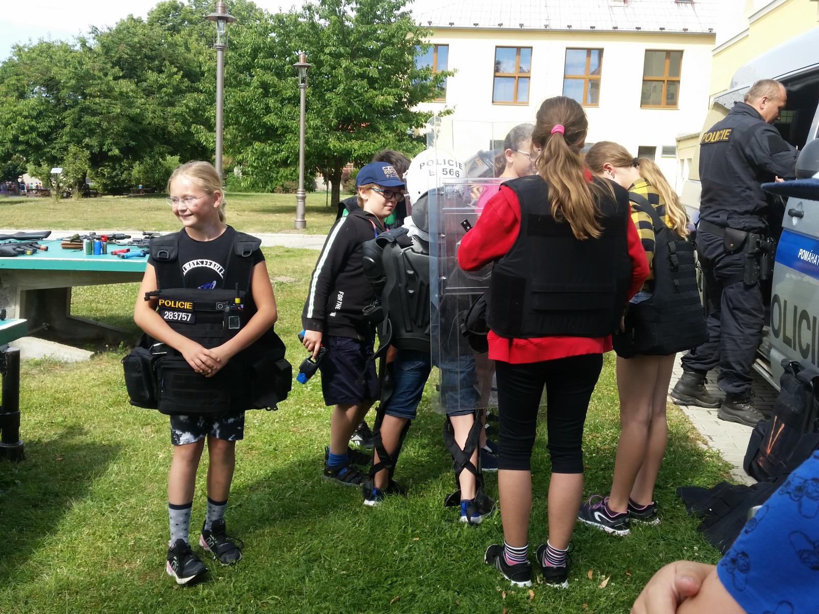 Branný den s policií v ZŠ Lány