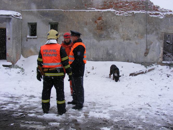 Cvičení IZS Chválkov 058.jpg