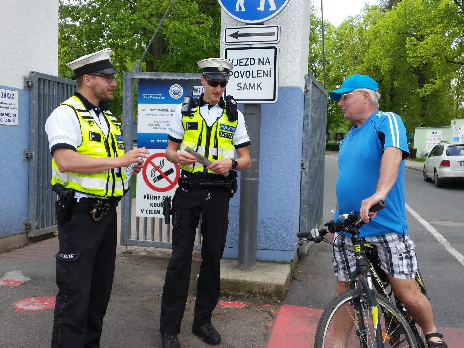 Cyklisté pod policejním dohledem