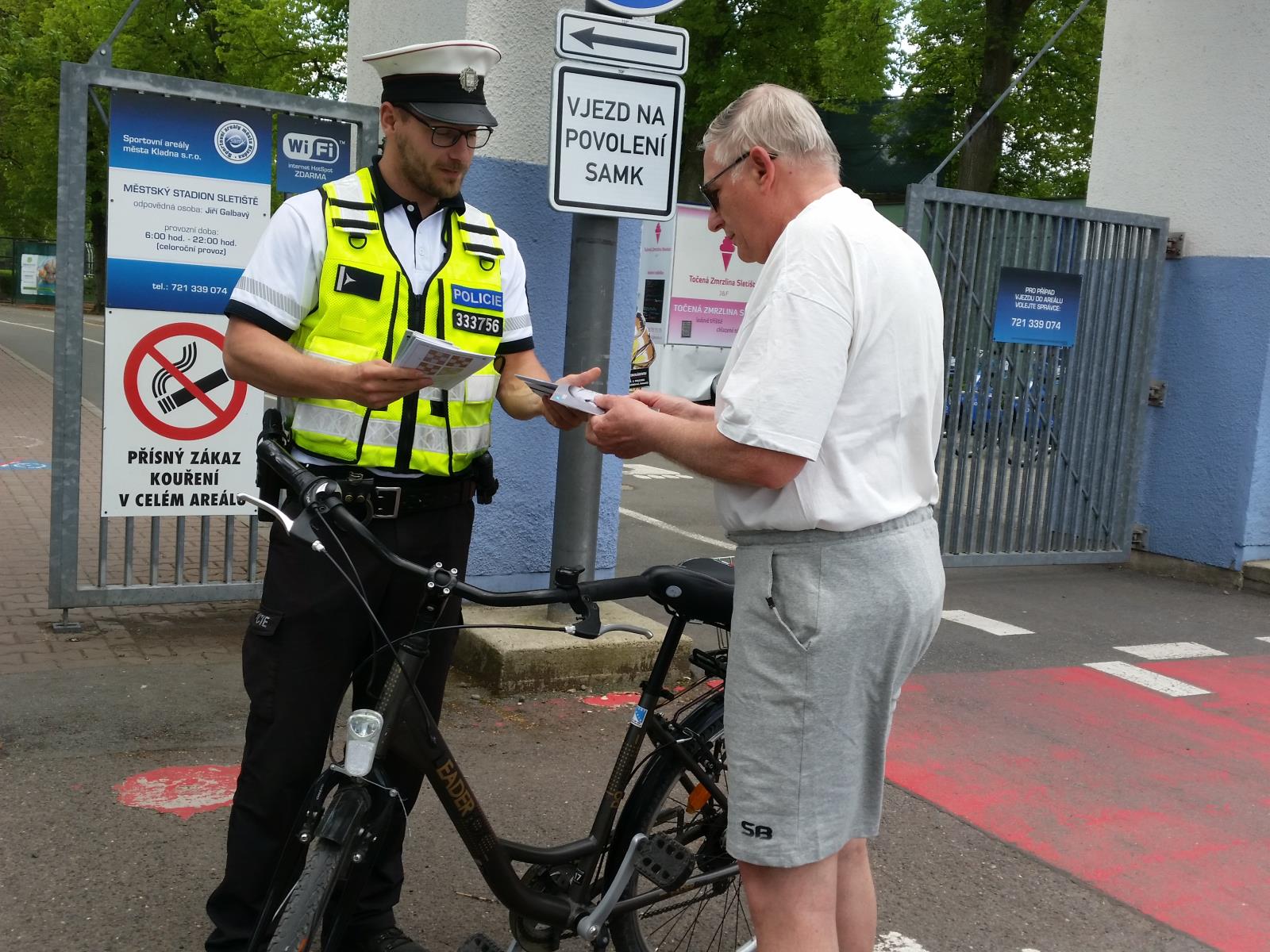 Cyklisté pod policejním dohledem