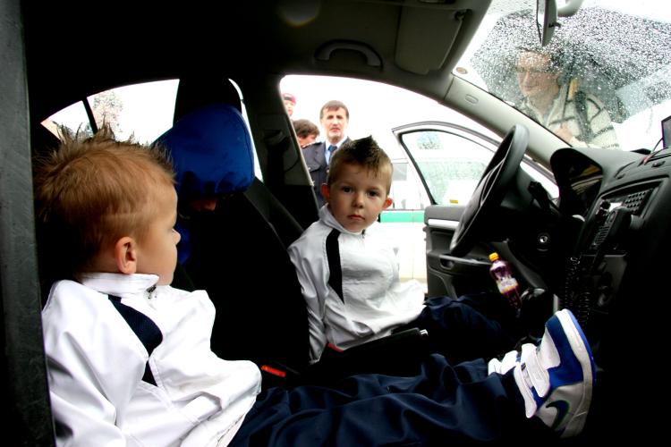 DEN S POLICIÍ