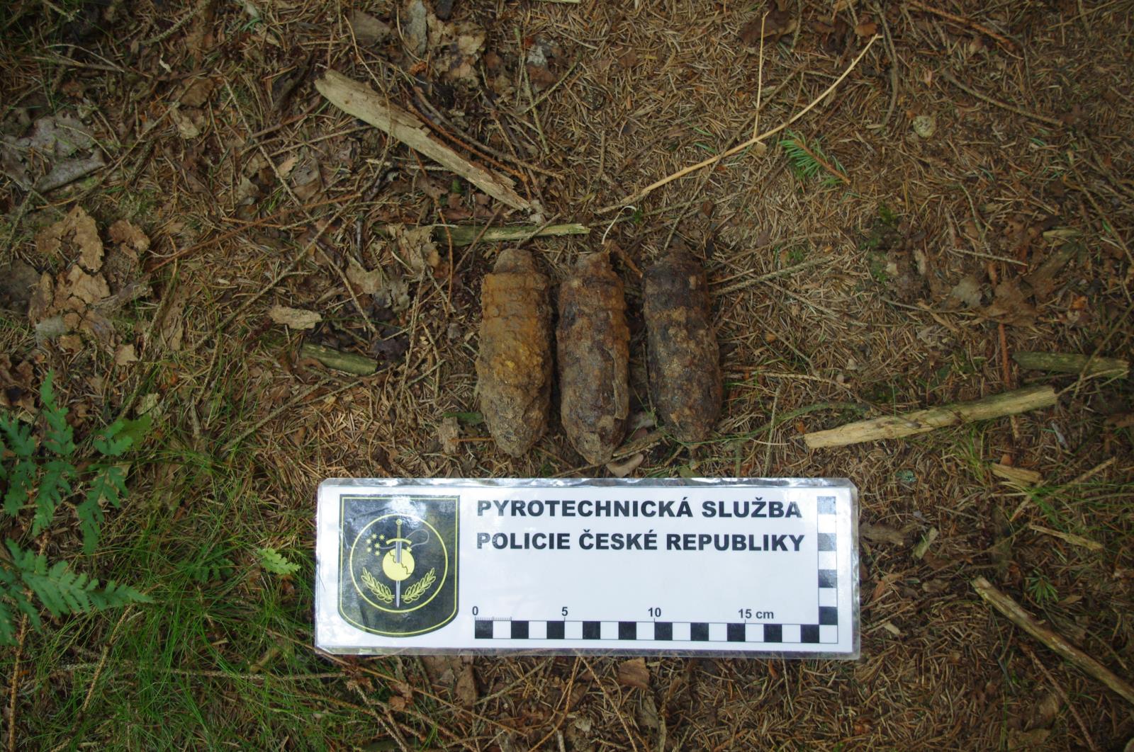 DG ráže 3,7 cm Pzgr.18.JPG