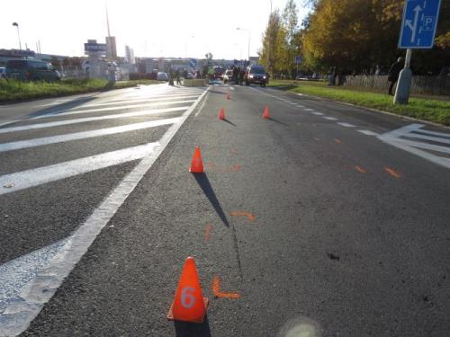 DN Kladno 13.10.2013 - motocykl x chodkyně