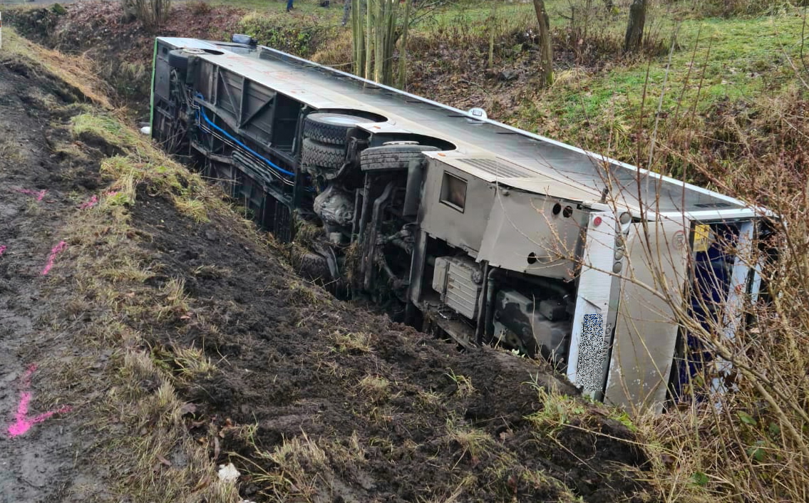 DN nehoda autobus