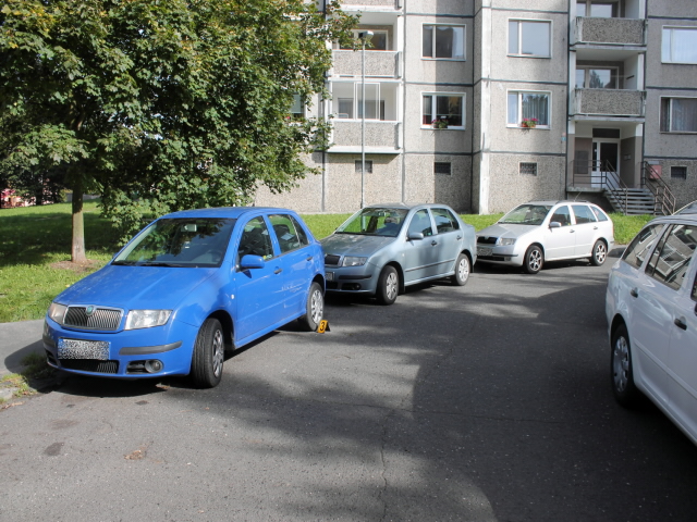 DN 3) Mládežnická ul. KV.