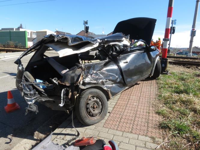 DN OA + vlak 20.3.14 Č.B.jpg