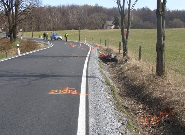 DN Terezín - místo, kde se zastavil motorkář