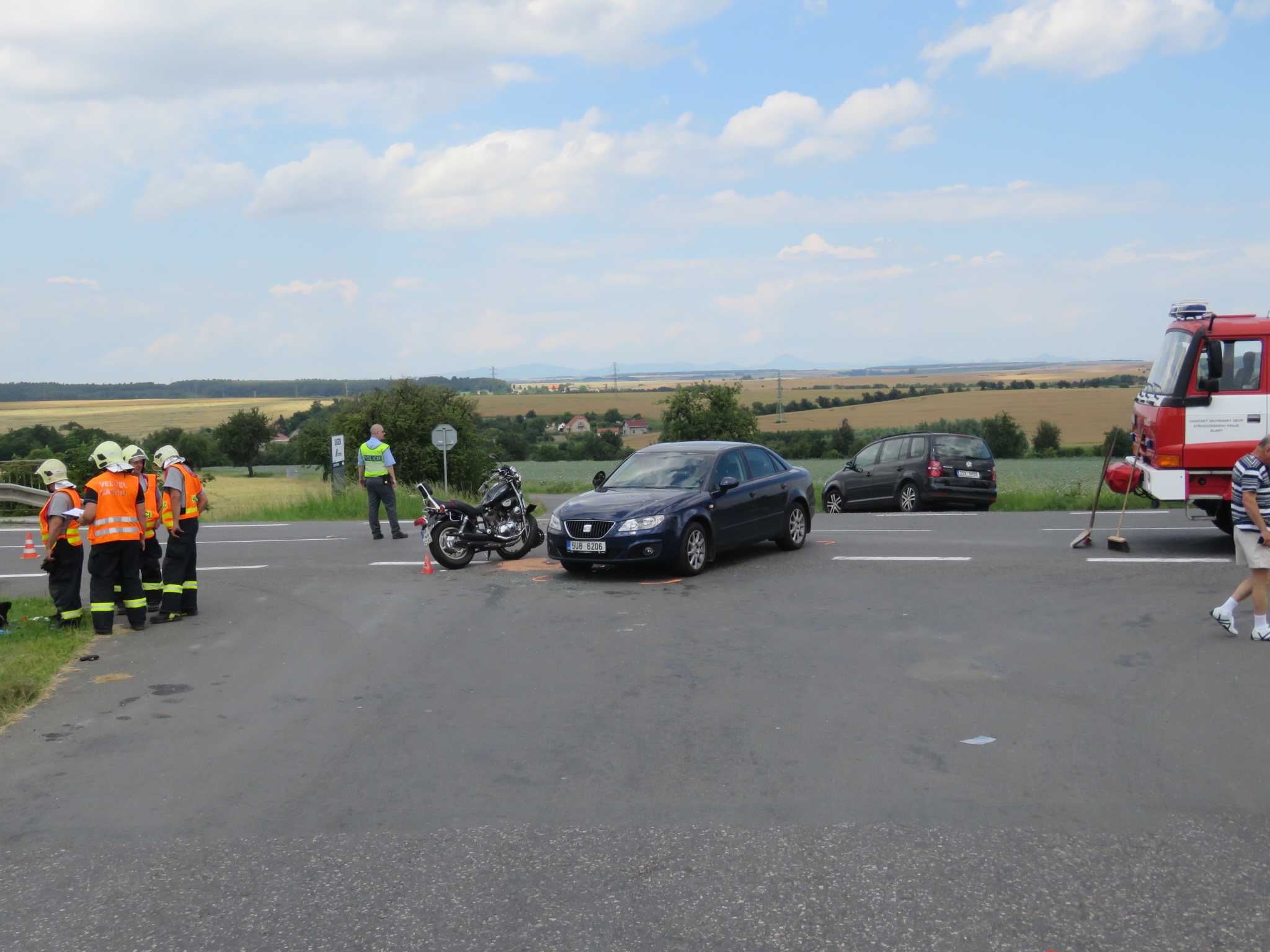 DN střet osobního vozidla a motocyklu