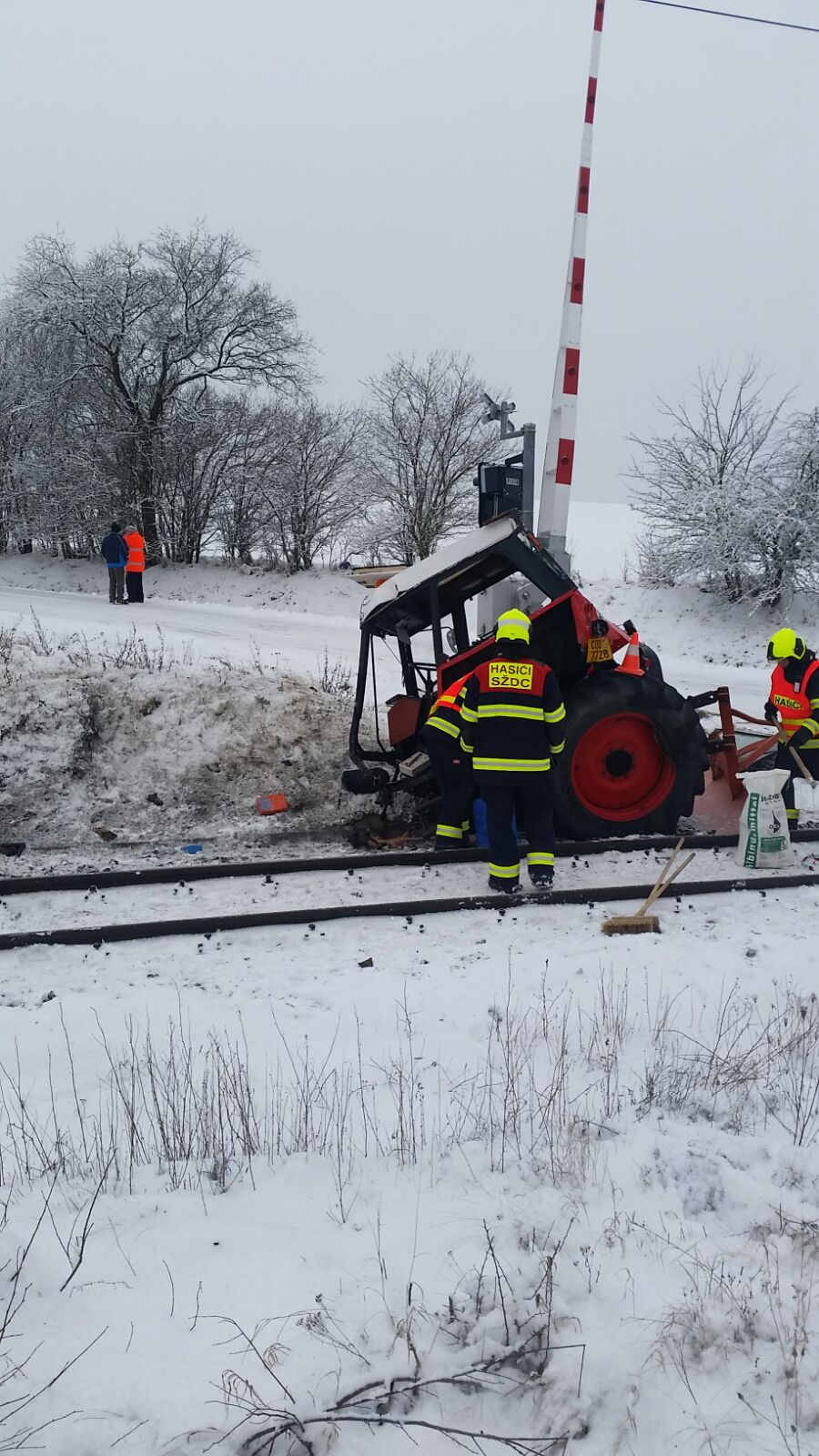 DN vlak x traktor 1.jpg