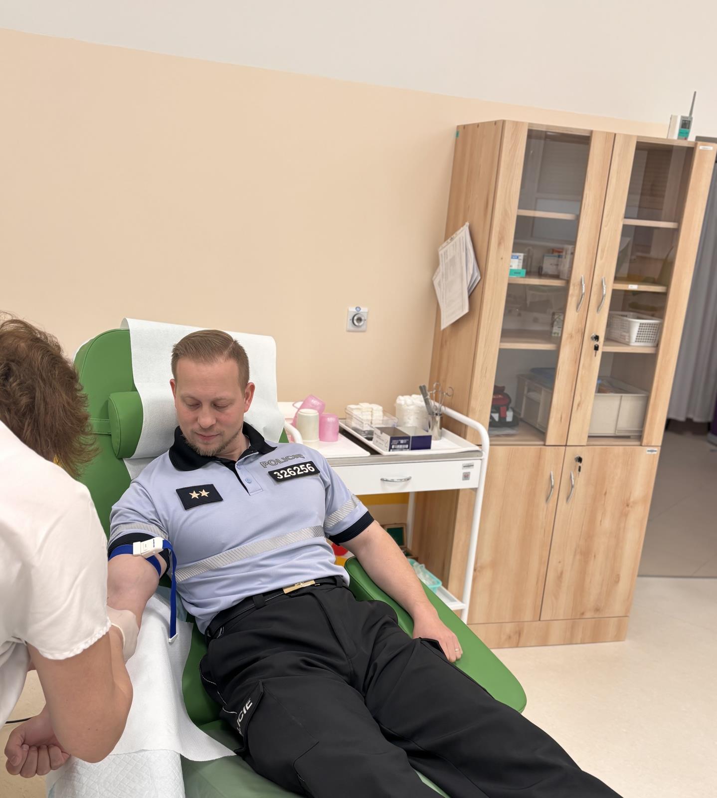 Darování krve, českokrumlovští policisté