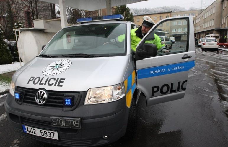 Decin,nove_policejni_auto2.jpg