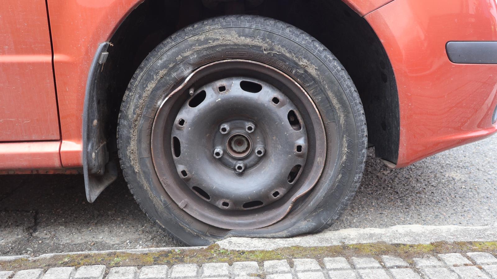 Defekt na vozidle.JPG