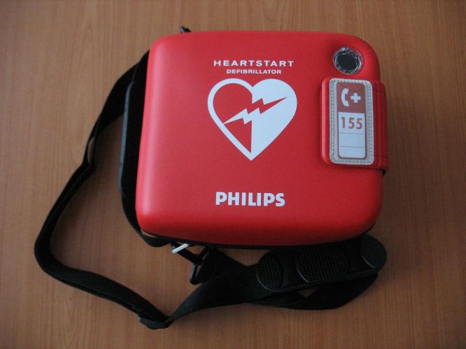Automatický externí defibrilátor