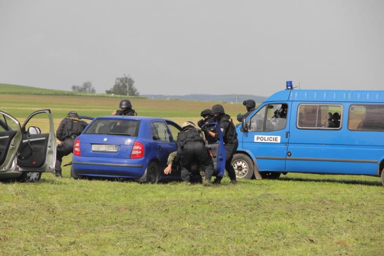 Den s PČR, letiště