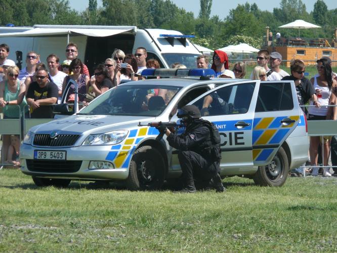 Den s policií 11
