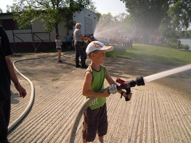 Den s policií ve Štětí