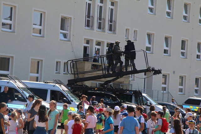 Den s policíí ve Znojmě