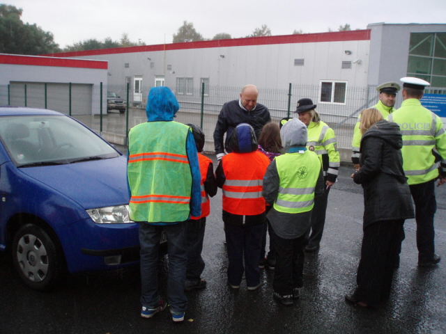 Dětem déšť nevadil.jpg