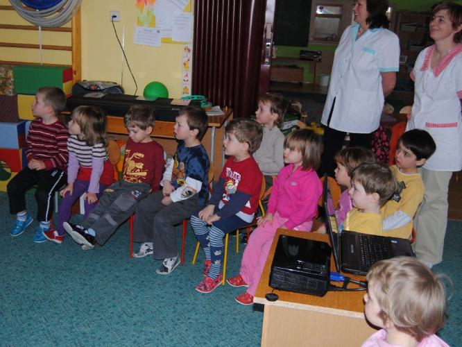 Děti pozorně naslouchaly