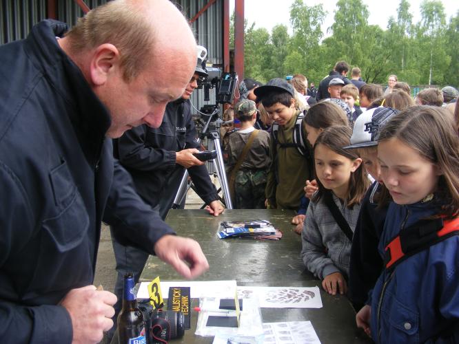 Dětský den  s vojáky a IZS.jpg