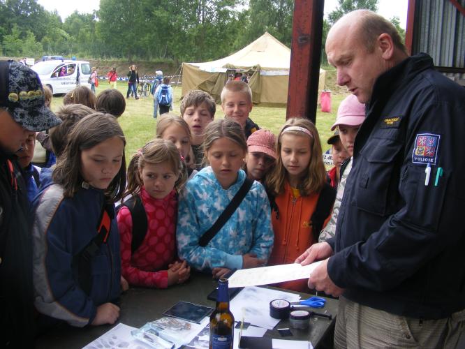 Dětský den  s vojáky a IZS.jpg