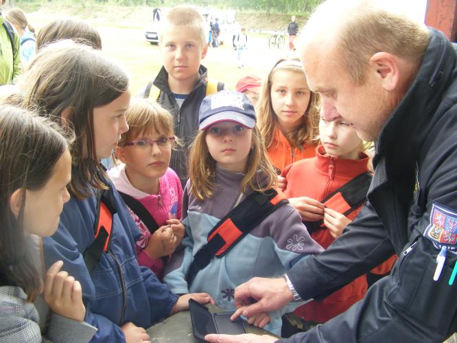 Dětský den  s vojáky a IZS.jpg