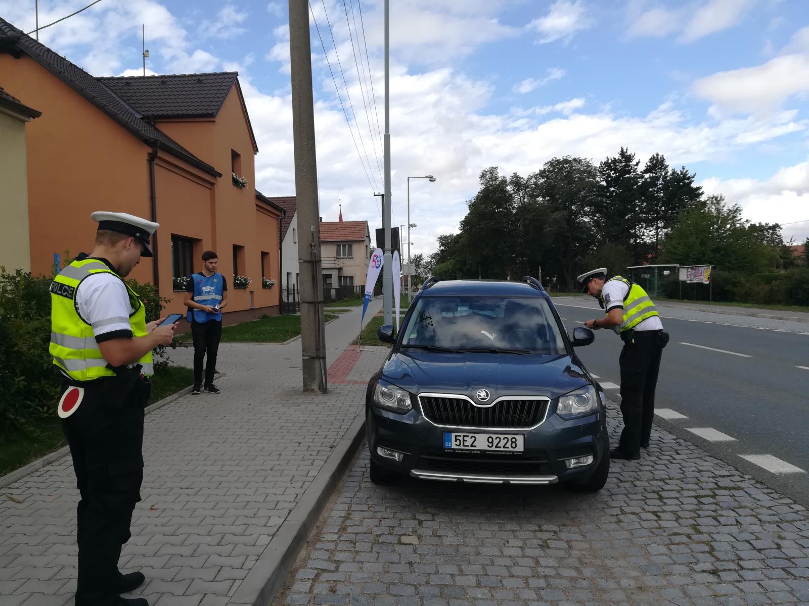 Dopravní akce v obci Bukovka.