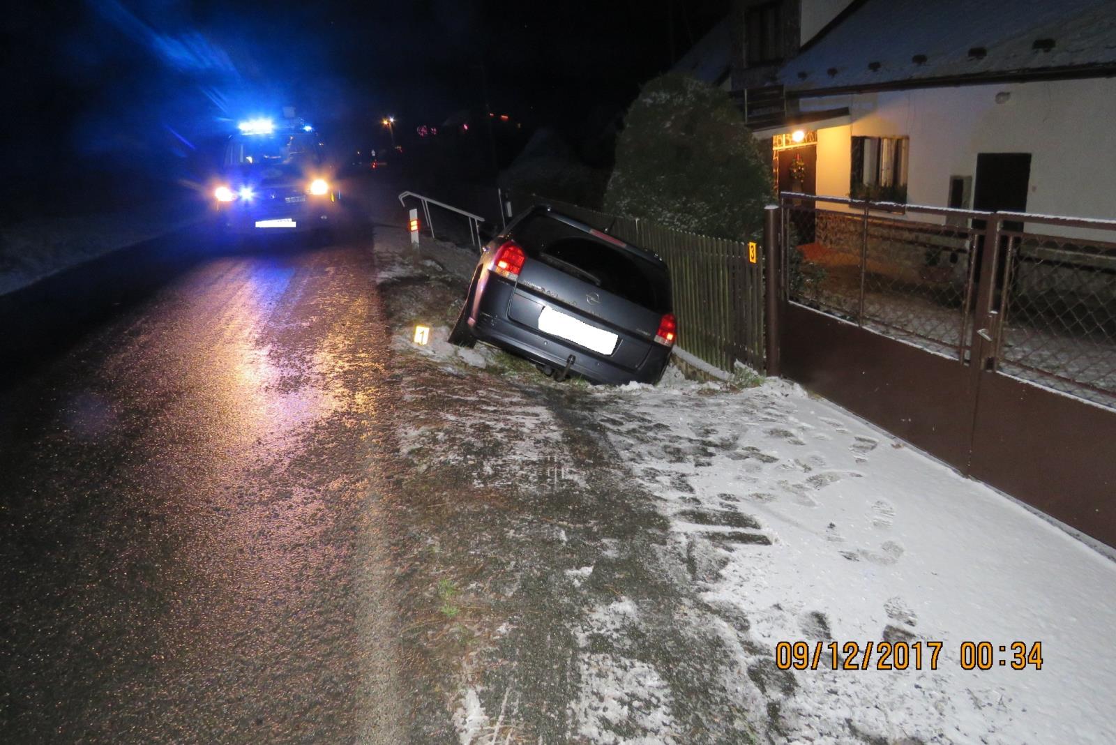 Dopravní nehoda - Spáleneček - 08.12.2017